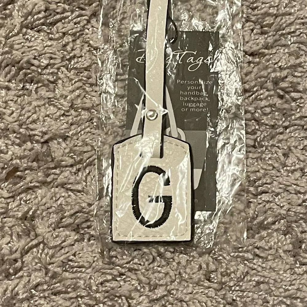 NWT “K•Carroll” Bag Tag Monogram Letter “G” White Bag Tag with “Black” Letter
